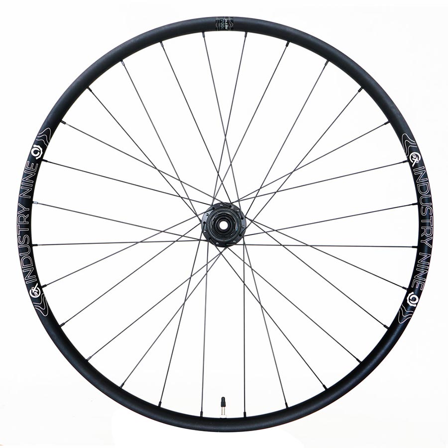 041898-02-700::0::041898-02-700::Industry Nine, 1/1 GRCX, Roue, Arrière, 700C / 622, Trous: 28, 12mm TA, 142mm, Disque Center Lock, Shimano HG 11