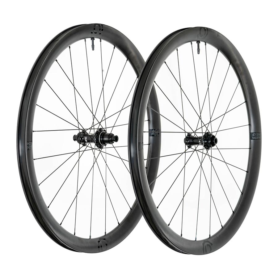 042050-01-700::0::042050-01-700::Industry Nine, Solix AL AR40, Roue, Avant et Arrière, 700C / 622, Trous: Av: 24, Arr: 24, Av: 12mm, Arr: 12mm, Av: 100, Arr: 142, Disque Center Lock, Shimano Road 11, Ensemble