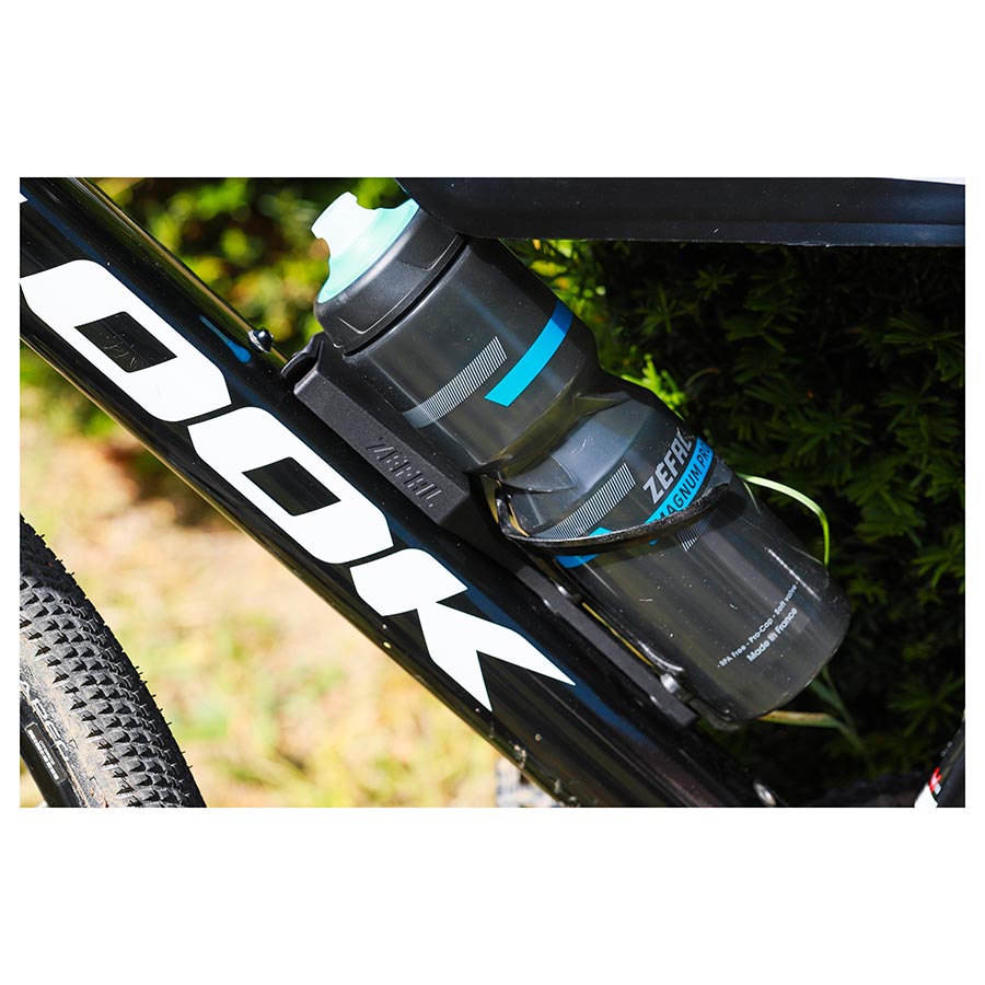 710205-01::4::710205-01::Zefal, AFA 8 Plus, Support de porte-bidon, Multi Tool: Hex 2/2.5/3/4/5/6, T25, Tourne Vis Plat, Outil à Chaine, Ouvre Bouteille