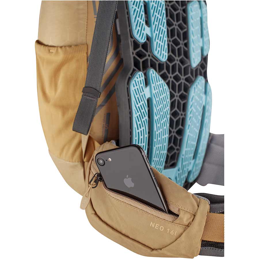 721226-02-SM::6::721226-02-SM::EVOC, Neo, Sac à dos avec protection, 16L, Or, SM