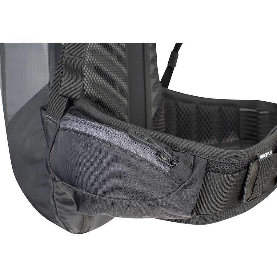 721228-02-ML::9::721228-02-ML::EVOC, FR Lite Race, Sac à dos avec protection, 10L, Gris carbone/Noir, ML