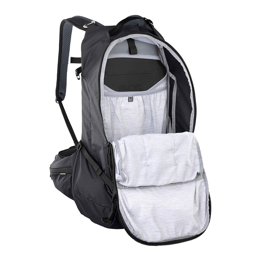 721738-01-SM::6::721738-01-SM::EVOC, Trail Pro Blackline 26, Sac à dos avec protection, 26L, Noir, SM