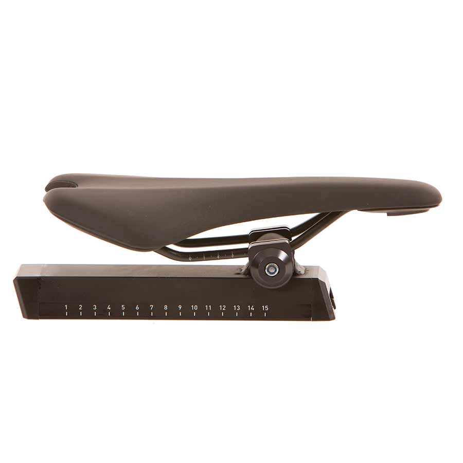 891061-01::0::891061-01::Garmin, Selle et fixation pour Tacx NEO Bike, Ensemble