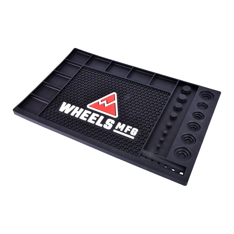 902615-01::0::902615-01::Wheels Manufacturing, Workbench Mat, 20"x12-3/4"