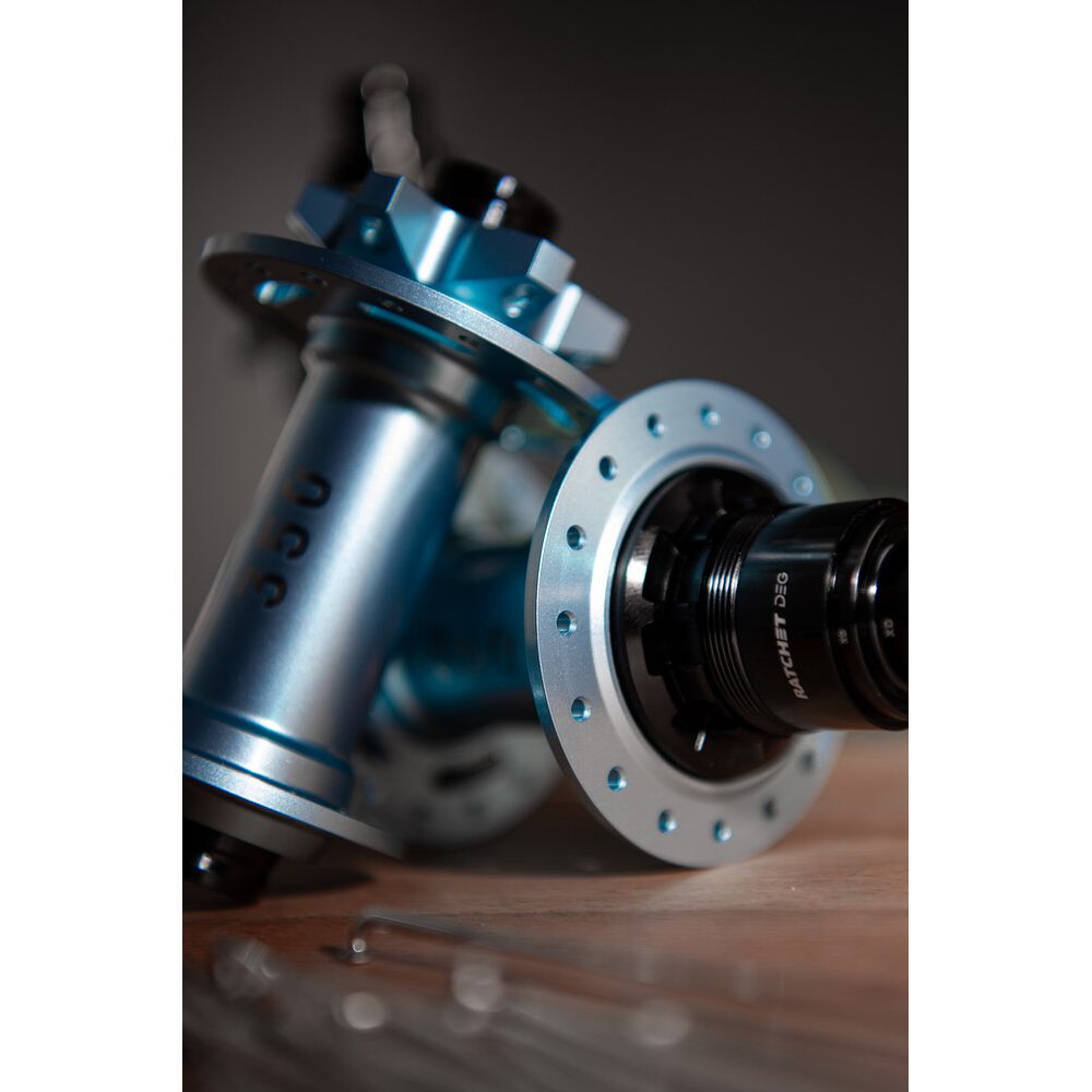 DT-HM350DEGBIS32XD::1::DT-HM350DEGBIS32XD::LTD ED 350DEG KITMOY BLEU CLA 6BOLT BOOST XD
