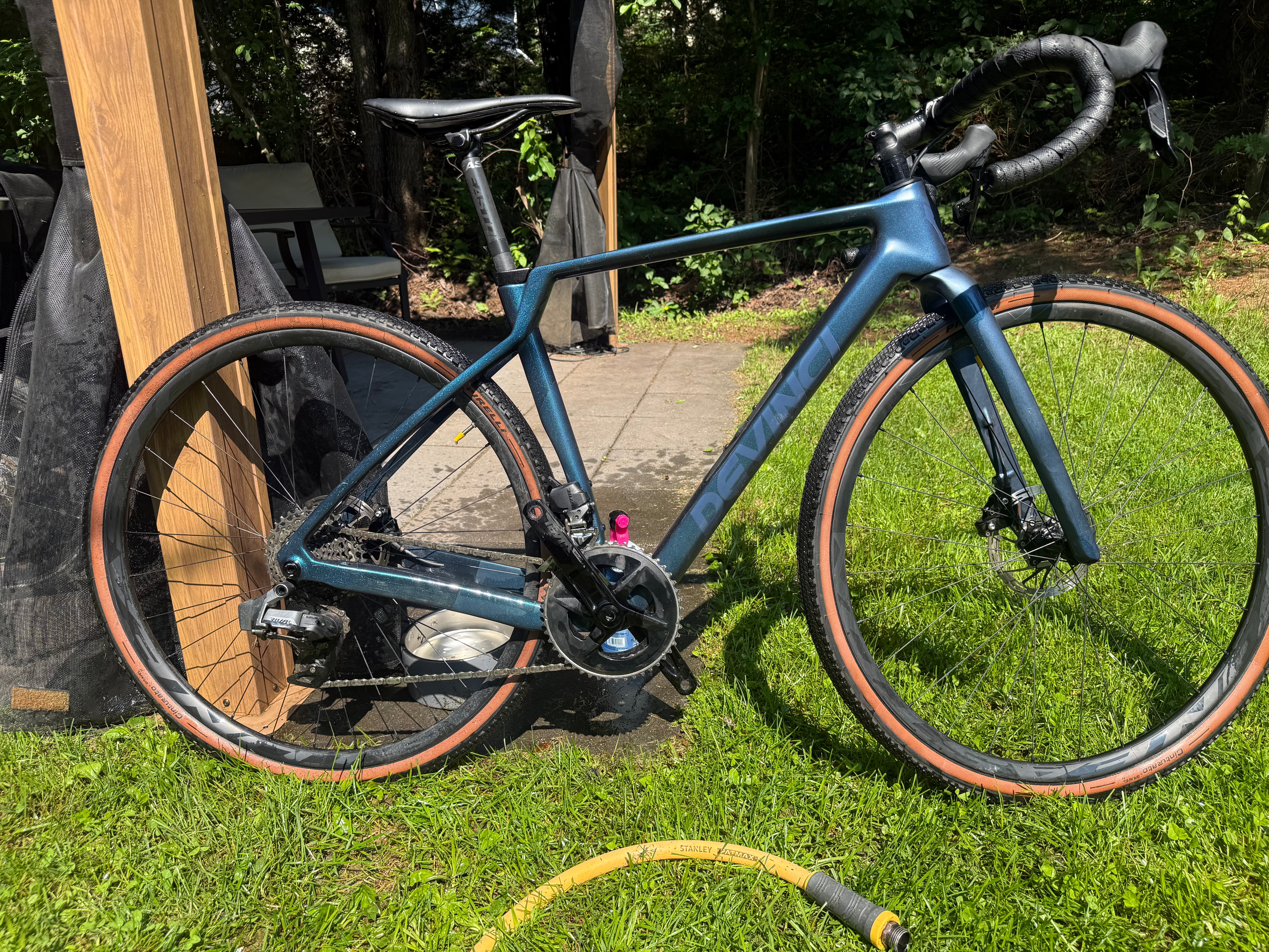 Devinci Hatchet Pro Rival AXS 2025