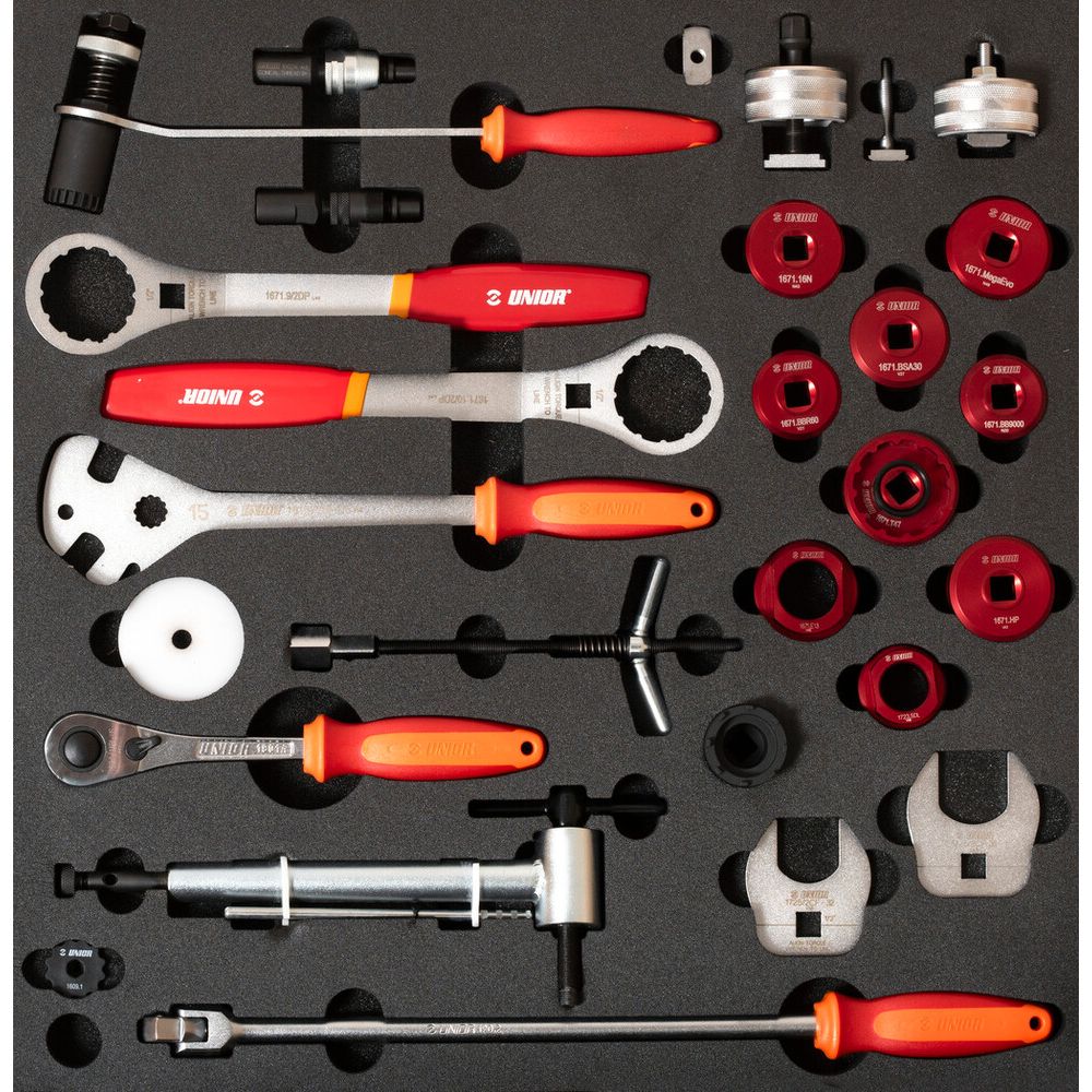 U-629834::0::U-629834::UNIOR PLATEAU D'OUTILS 22600A & 2600C BB/PEDALI
