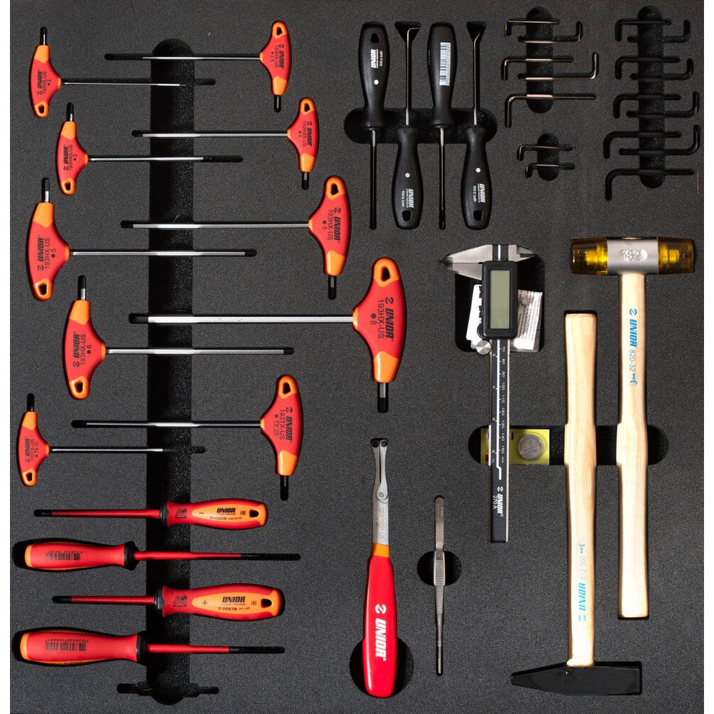 U-629841::0::U-629841::UNIOR PLATEAU D'OUTILS 12600D