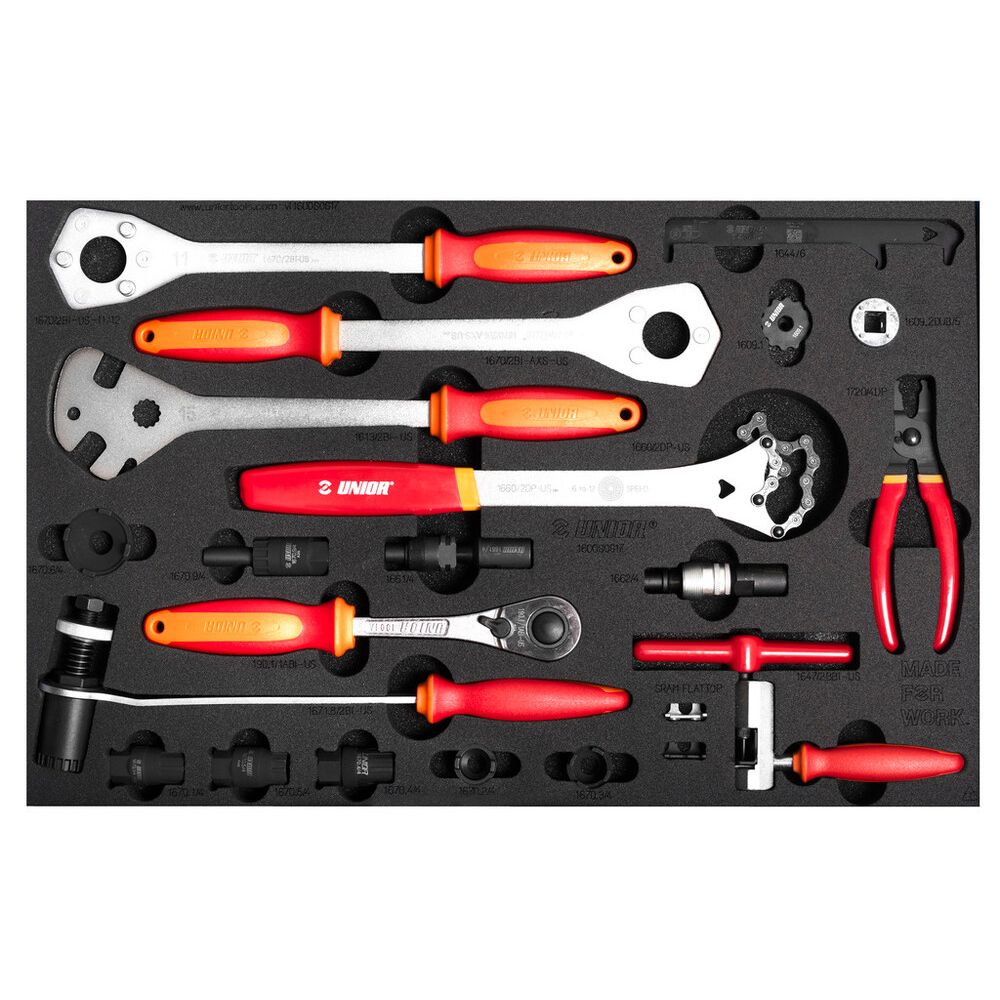 U-640022::0::U-640022::UNIOR PLATEAU D'OUTILS 1600SOS25