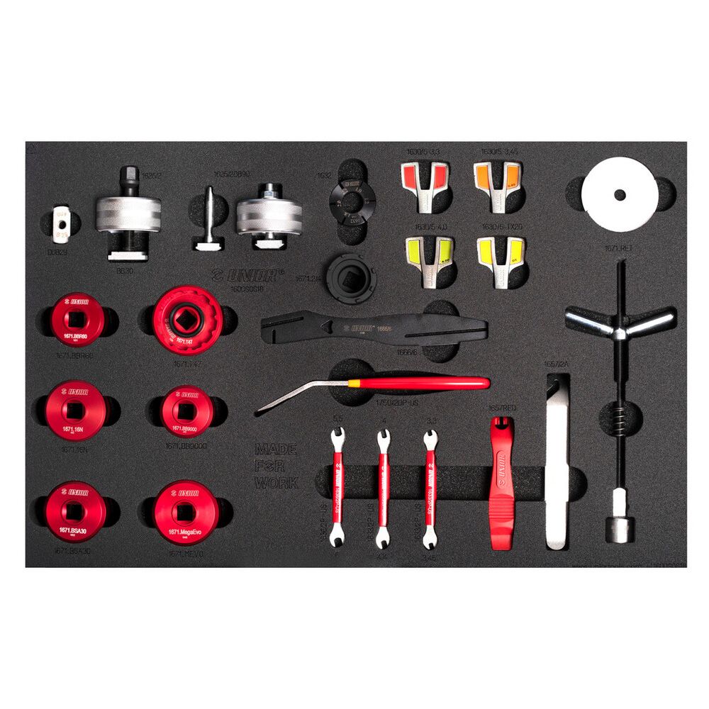 U-640023::0::U-640023::UNIOR PLATEAU D'OUTILS 1600SOS26