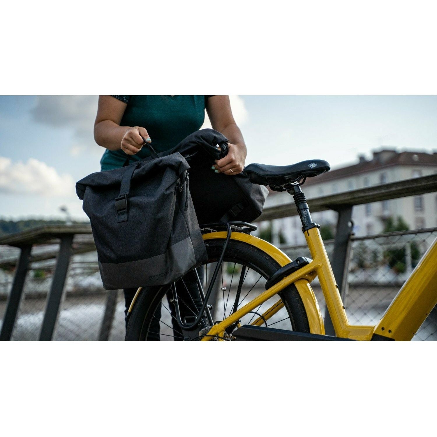 Moustache Sac Greg & Manu