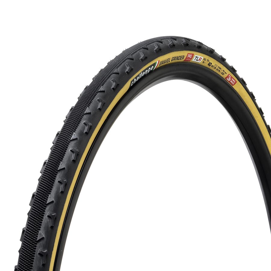 011368-04-700::0::011368-04-700::Challenge, Gravel Grinder Pro, Pneu de route, 700x40C, Pliable, Tubeless Ready, SmartPlus, SuperPoly, 300TPI, Flanc Beige