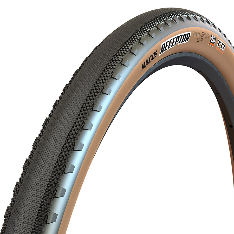 011837-05-700::0::011837-05-700::Maxxis, Receptor, Pneu Gravel, 700x40C, Pliable, Tubeless Ready, HYPR-X, EXO, 120TPI, Flanc Beige