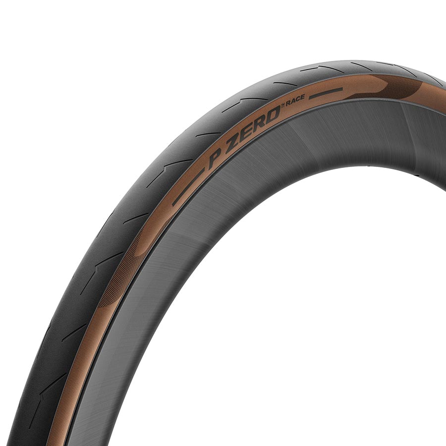 011867-15-700::0::011867-15-700::Pirelli, PZero Race, Pneu de route, 700x26C, Pliable, Tringle, SmartEVO, TechBELT, Flanc Beige, Fabriqué en Italie