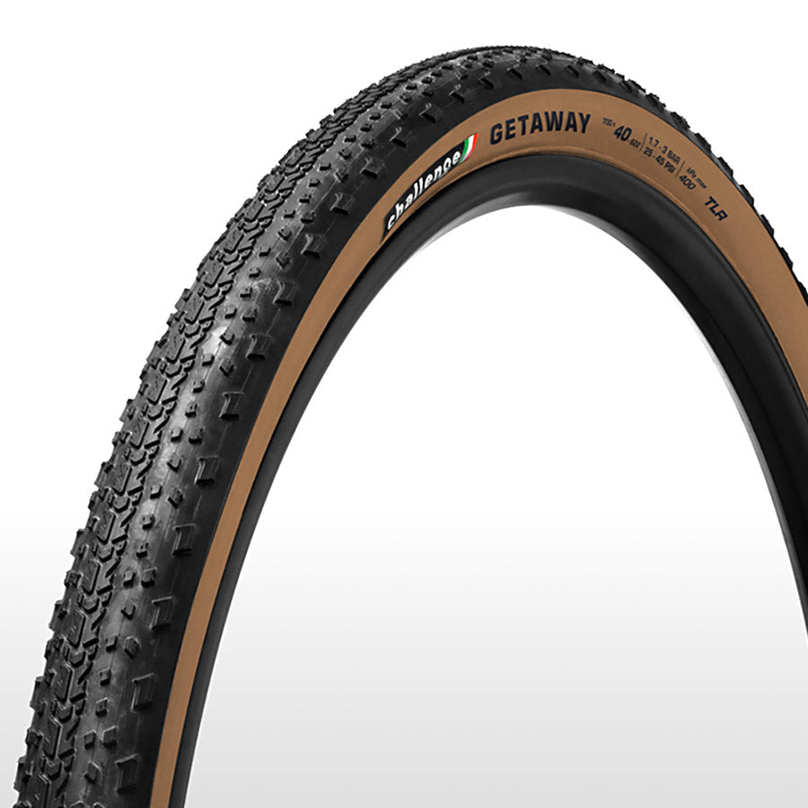 012128-01-700::0::012128-01-700::Challenge, Getaway Race V-TLR, Pneu Gravel, 700x40C, Pliable, Tubeless Ready, SMART-V, PPS, 120TPI, Flanc Beige