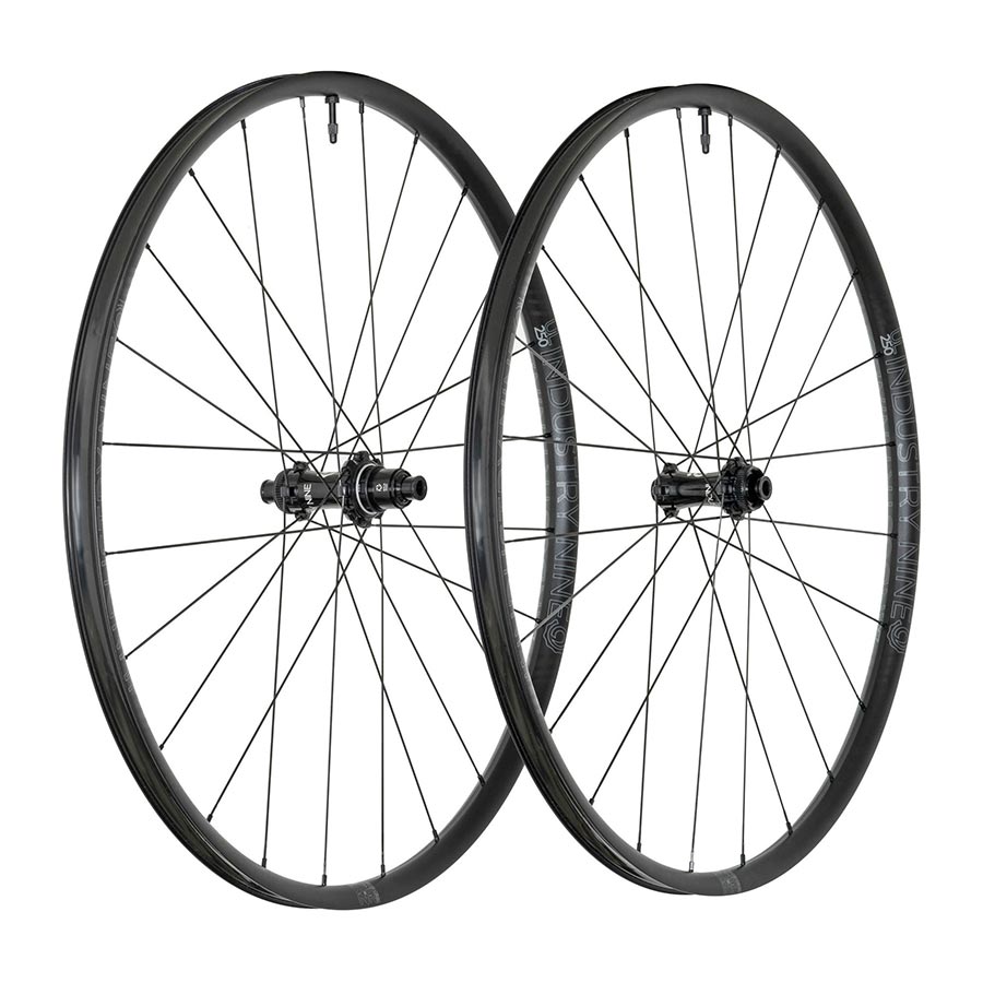 042056-02-700::0::042056-02-700::Industry Nine, Solix SL UL250 CX, Roue, Avant et Arrière, 700C / 622, Trous: Av: 24, Arr: 24, Av: 12mm, Arr: 12mm, Av: 100, Arr: 142, Disque Center Lock, SRAM XD-R, Ensemble