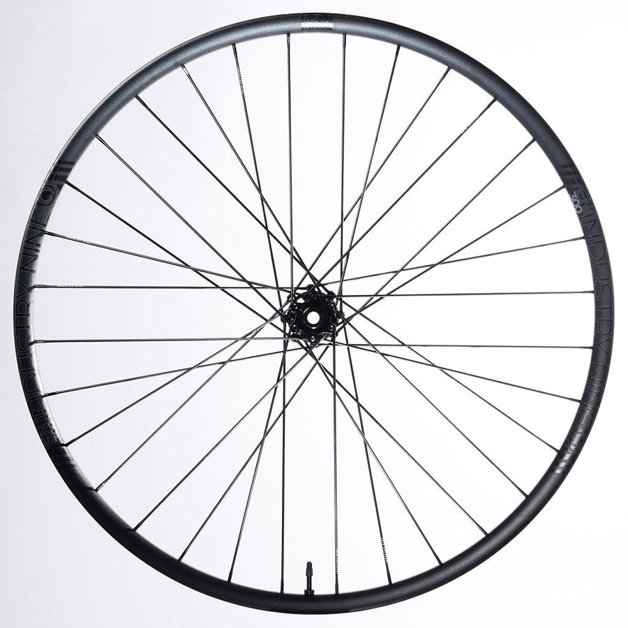 042124-01-29::0::042124-01-29::Industry Nine, Hydra 2 Enduro, Roue, Avant, 29'' / 622, Trous: 32, 15mm TA, 110mm Boost, Disque IS 6-boulons