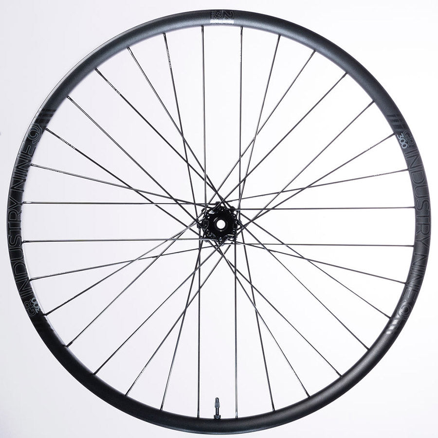042126-01-29::0::042126-01-29::Industry Nine, Hydra 2 Grade S, Roue, Avant, 29'' / 622, Trous: 32, 15mm TA, 110mm Boost, Disque IS 6-boulons