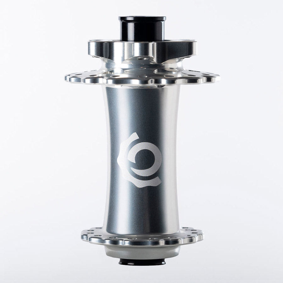 080658-23::0::080658-23::Industry Nine, Hydra 2 15x110, Moyeu à disque, Avant, 28T, 15mm TA, 110mm Boost, Argent