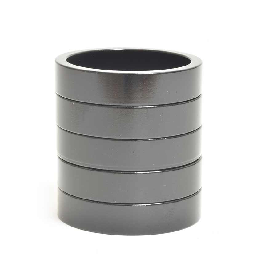 150486-06::0::150486-06::Wheels Manufacturing, Espaceur pour jeu de direction, 1-1/8'', Hauteur: 7.5mm, Aluminium, Noir, 5pcs