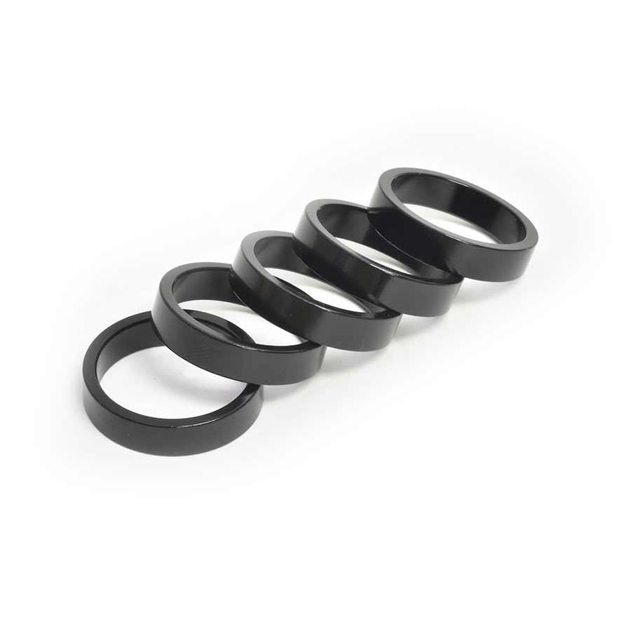 150486-06::1::150486-06::Wheels Manufacturing, Espaceur pour jeu de direction, 1-1/8'', Hauteur: 7.5mm, Aluminium, Noir, 5pcs