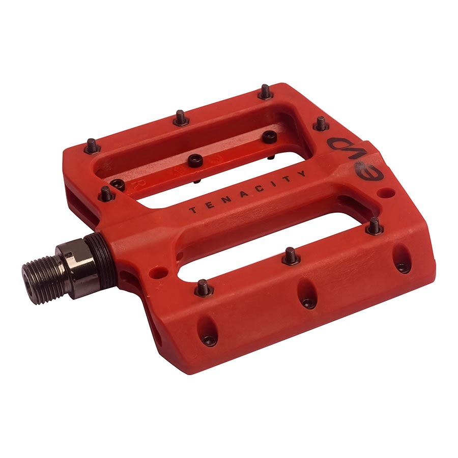 451108-02::0::451108-02::EVO, Tenacity, Pédales plateformes, Corps: Nylon, Axe: Cr-Mo, 9/16'', Rouge, Paire