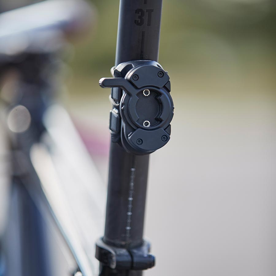 620947-01::1::620947-01::Garmin, Fixation sur tige de selle pour RCT715