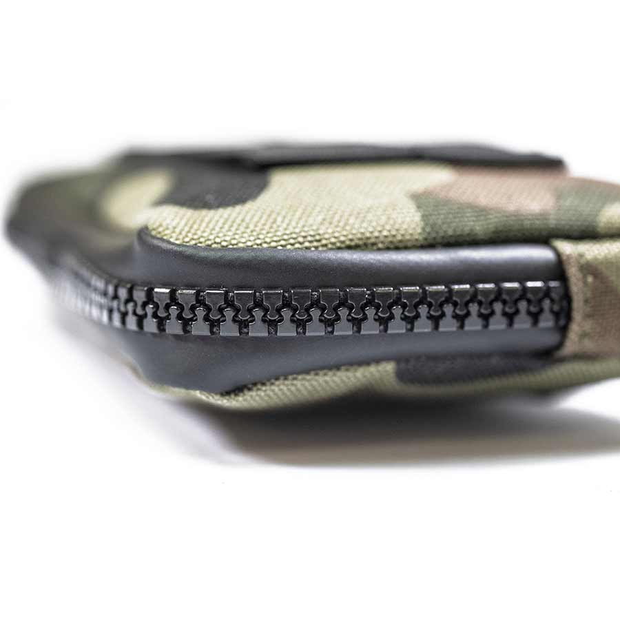 721330-01::3::721330-01::Muc-Off, Étui Essentials, Camo