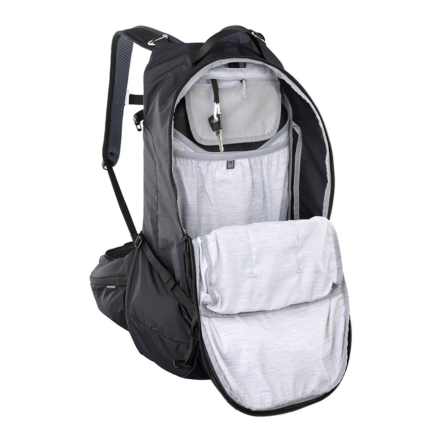 721738-01-SM::5::721738-01-SM::EVOC, Trail Pro Blackline 26, Sac à dos avec protection, 26L, Noir, SM