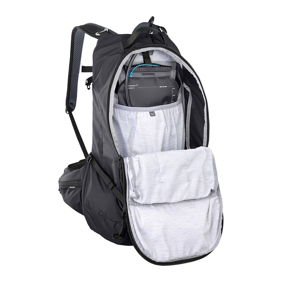 721738-01-SM::7::721738-01-SM::EVOC, Trail Pro Blackline 26, Sac à dos avec protection, 26L, Noir, SM