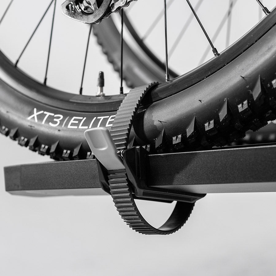 751654-01::13::751654-01::Saris, Superclamp G4 2 Bike, Porte-vélos pour attelage, 1-1/4'' et 2'', Vélos: 2, Poids : 60 lb