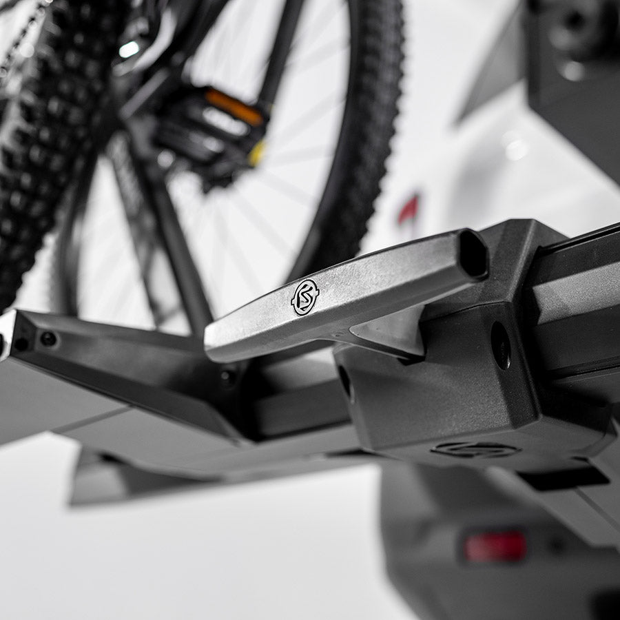 751654-01::15::751654-01::Saris, Superclamp G4 2 Bike, Porte-vélos pour attelage, 1-1/4'' et 2'', Vélos: 2, Poids : 60 lb