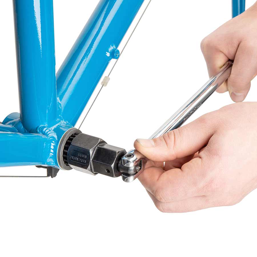 901920-01::3::901920-01::Park Tool, SWB-15, Clé à cardan avec prise 3/8''