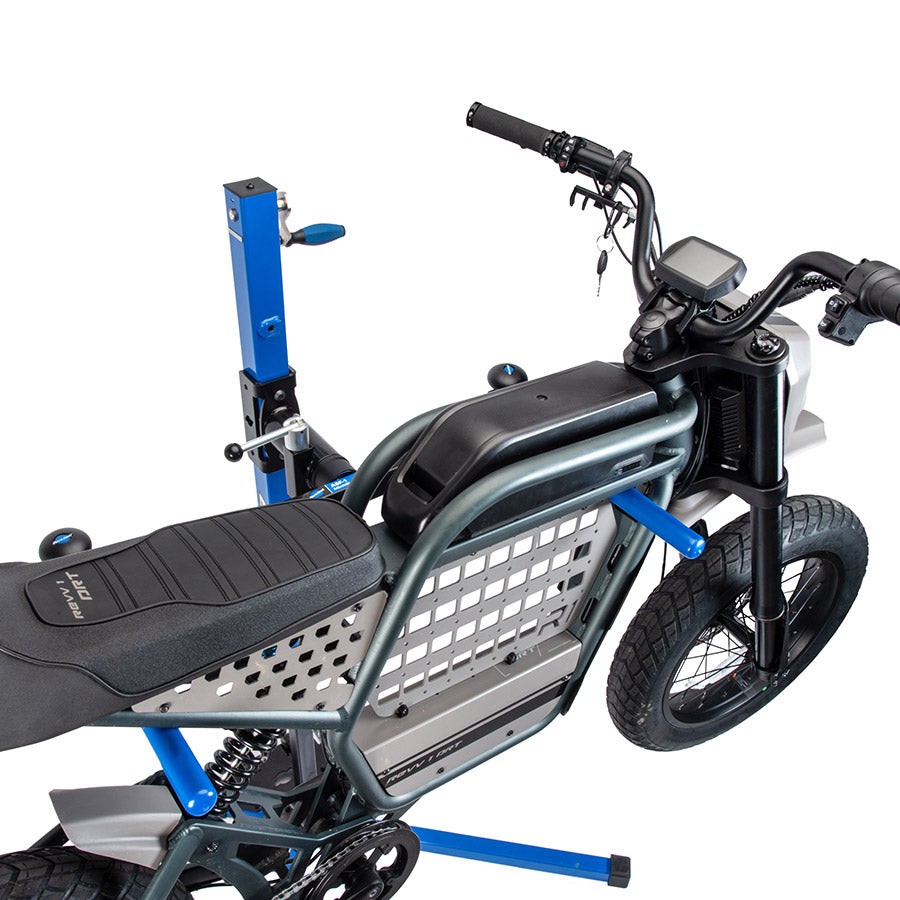 902939-01::2::902939-01::Park Tool, ASF-1, Support ajustable pour pied de réparation, Procure 2 points de support sur tout type de vélo