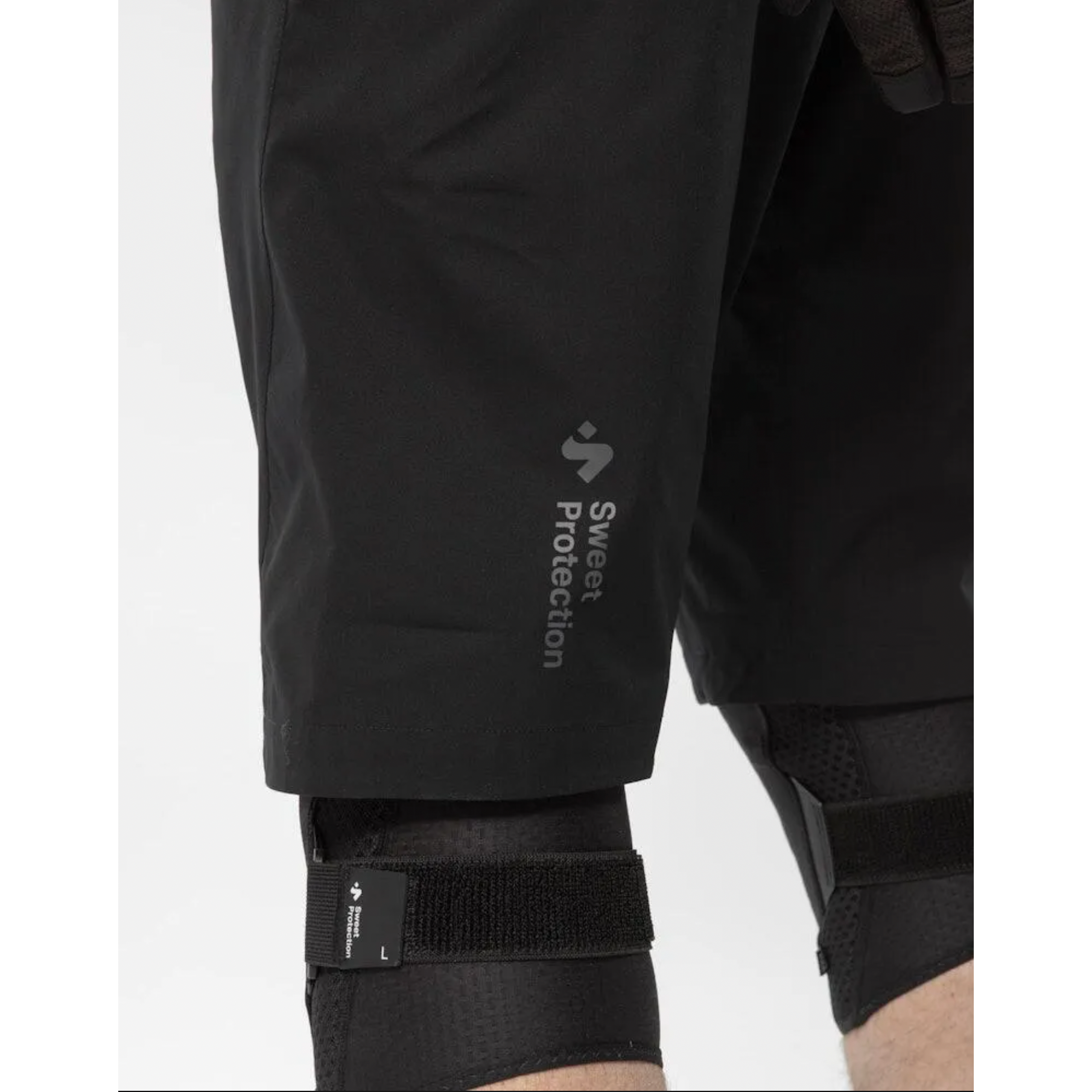 Sweet Protection Short Slashed