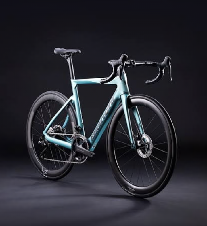 Bianchi Oltre Comp 105 DI2 2025