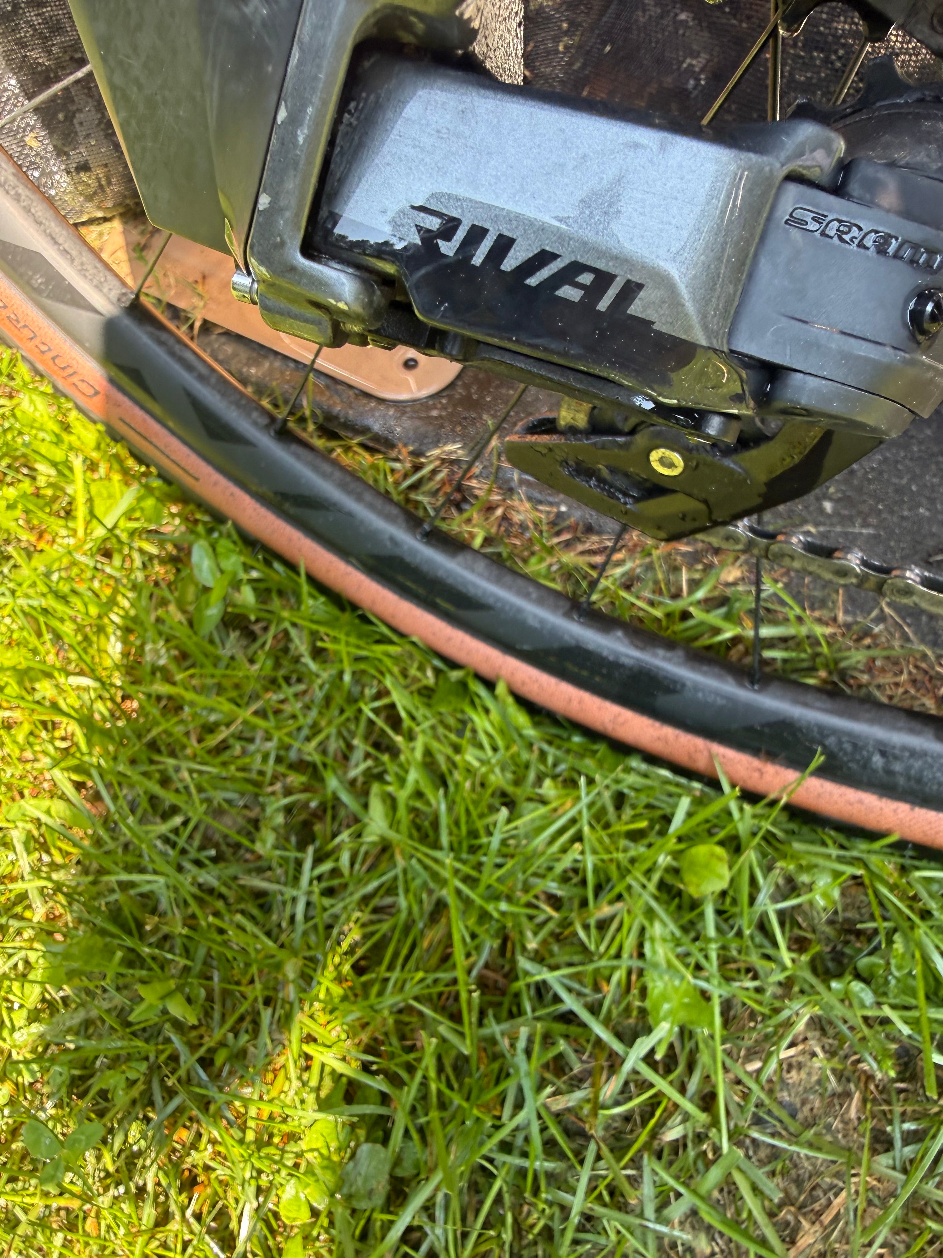 Devinci Hatchet Pro Rival AXS 2025