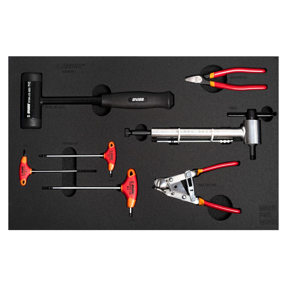 U-640018::0::U-640018::UNIOR PLATEAU D'OUTILS 1600SOS21