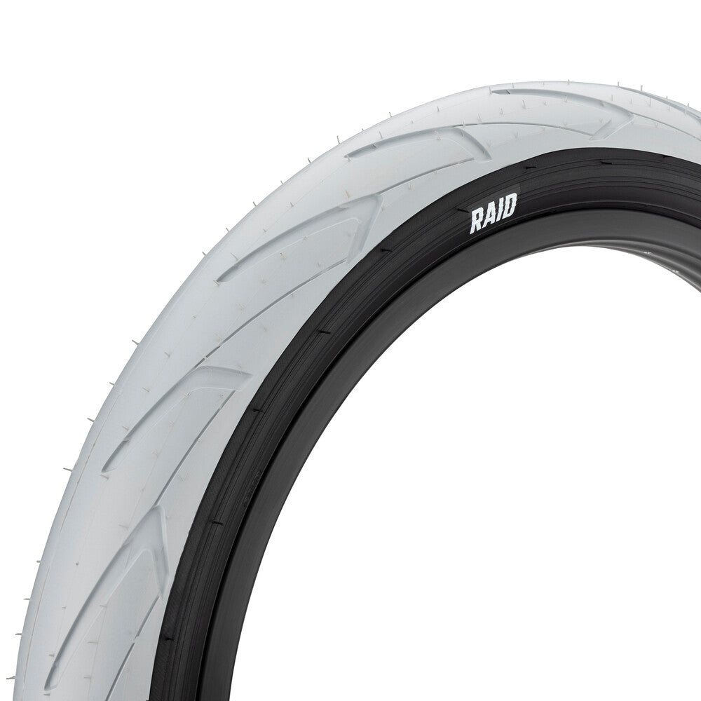 MI-MN6720GRYBK::0::MI-MN6720GRYBK::RAID PNEU 20X2.4IN GREY W/ BLACK WALLS